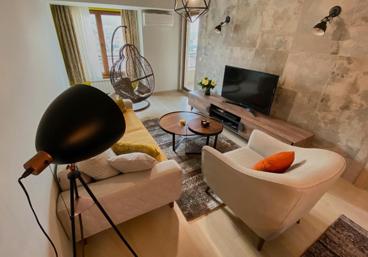 Stylish Apartment, Skopje Centre - Private Parking - Panoramic Views Extérieur photo
