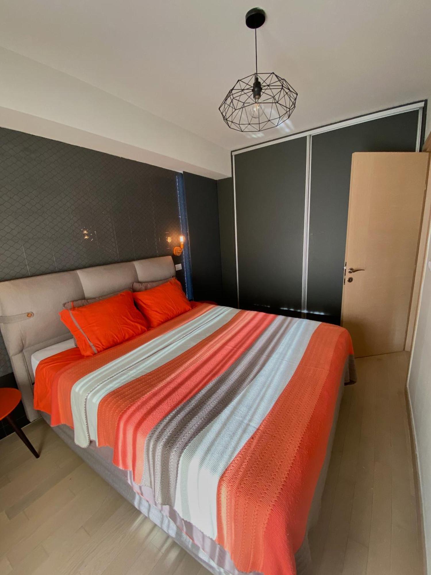 Stylish Apartment, Skopje Centre - Private Parking - Panoramic Views Extérieur photo